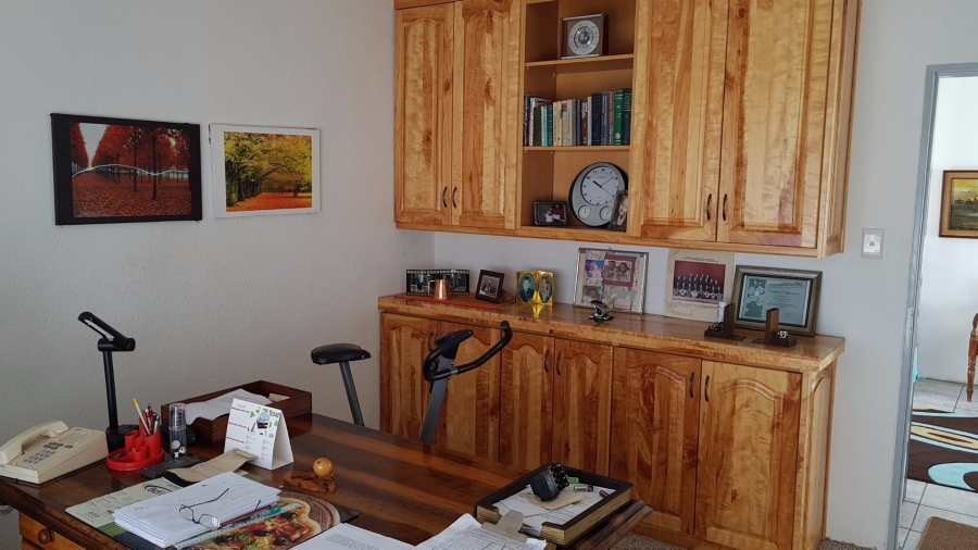 4 Bedroom Property for Sale in La Provance Free State